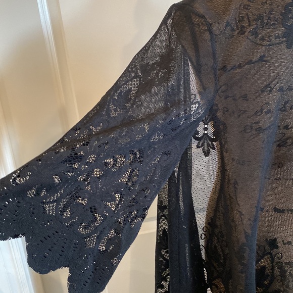 NWOT Daytrip Black Mesh Kimono - Picture 4 of 7